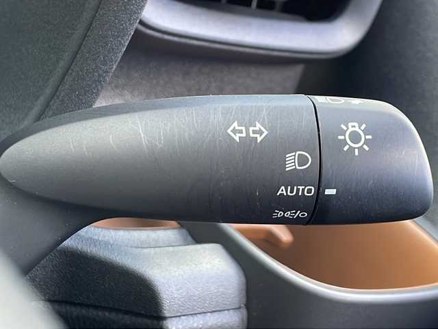 トヨタ シエンタ ハイブリッド Z 香川県 2024(令6)年 0.4万km ベージュ 純正９インチナビ　/(Bluetooth/フルセグTV)/パノラミックビューモニター/両側パワースライドドア　/レーダークルーズコントロール　/ステアリングヒーター/革巻きステアリング/ステアリングリモコン/シートヒーター/ブラインドスポットモニター　/レーンディパーチャーアラート/プリクラッシュセーフティ　/前後コーナーセンサー/LEDライト/オートハイビーム/オートライト/ＥＴＣ２．０/ナビ連動型ドラレコ/ISOFIX/スマートキー/プッシュスタート