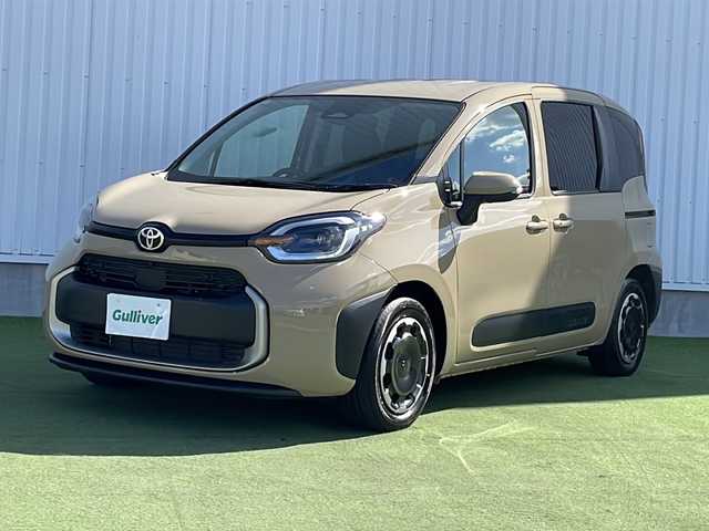 トヨタ シエンタ ハイブリッド Z 香川県 2024(令6)年 0.4万km ベージュ 純正９インチナビ　/(Bluetooth/フルセグTV)/パノラミックビューモニター/両側パワースライドドア　/レーダークルーズコントロール　/ステアリングヒーター/革巻きステアリング/ステアリングリモコン/シートヒーター/ブラインドスポットモニター　/レーンディパーチャーアラート/プリクラッシュセーフティ　/前後コーナーセンサー/LEDライト/オートハイビーム/オートライト/ＥＴＣ２．０/ナビ連動型ドラレコ/ISOFIX/スマートキー/プッシュスタート