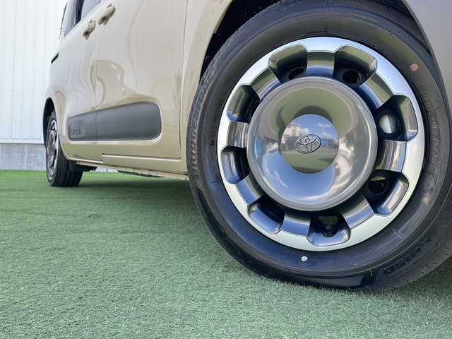 トヨタ シエンタ ハイブリッド Z 香川県 2024(令6)年 0.4万km ベージュ 純正９インチナビ　/(Bluetooth/フルセグTV)/パノラミックビューモニター/両側パワースライドドア　/レーダークルーズコントロール　/ステアリングヒーター/革巻きステアリング/ステアリングリモコン/シートヒーター/ブラインドスポットモニター　/レーンディパーチャーアラート/プリクラッシュセーフティ　/前後コーナーセンサー/LEDライト/オートハイビーム/オートライト/ＥＴＣ２．０/ナビ連動型ドラレコ/ISOFIX/スマートキー/プッシュスタート