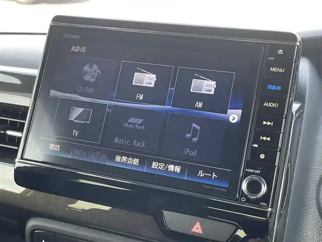 ホンダ Ｎ ＢＯＸ カスタム G L ホンダセンシング 滋賀県 2019(令1)年 4.3万km プラチナホワイトパール 純正９インチナビ/Bluetooth/CD/DVD/フルセグ/バックカメラ/片側電動スライドドア/LEDヘッドライト/ビルトインETC/純正マット/ドアバイザー/リアサンシェード/プッシュスタート/スマートキー/ステアリングリモコン/ホンダセンシング