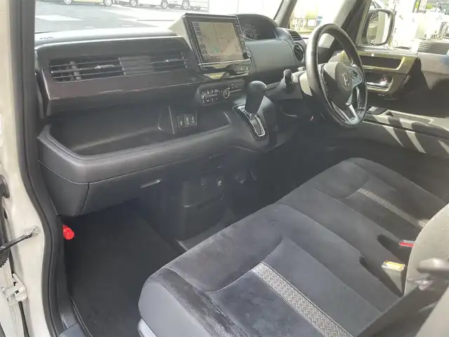 ホンダ Ｎ ＢＯＸ カスタム G L ホンダセンシング 滋賀県 2019(令1)年 4.3万km プラチナホワイトパール 純正９インチナビ/Bluetooth/CD/DVD/フルセグ/バックカメラ/片側電動スライドドア/LEDヘッドライト/ビルトインETC/純正マット/ドアバイザー/リアサンシェード/プッシュスタート/スマートキー/ステアリングリモコン/ホンダセンシング