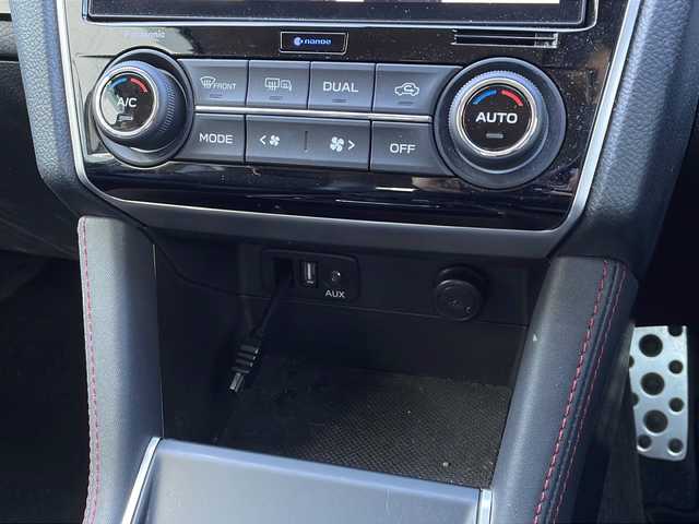 スバル レヴォーグ 1．6STIスポーツアイサイト ブラックセレ 新潟県 2019(令1)年 6.7万km クリスタルホワイトP ワンオーナー/純正メモリナビ/(Bluetooth/AM/FM/DVD)/フルセグTV/アイサイト/レーダークルーズコントロール/衝突軽減システム/ブラインドスポットアシスト/ハーフレザーシート/バックカメラ/サイドカメラ/STIフロントスポイラー/パドルシフト/メモリーパワーシート(運転席)/パワーシート(助手席)/デジタルインナーミラー/純正AW付サマータイヤ/純正フロアマット/ETC/LEDヘッドライト/LEDフォグライト/プッシュスタート