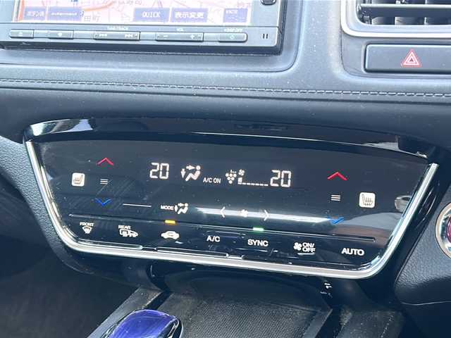 ホンダ ヴェゼル ハイブリッド Z ホンダセンシング 千葉県 2017(平29)年 5.4万km クリスタルブラックパール 純正ナビ/フルセグＴＶ/ＣＤ/ＤＶＤ/ＵＳＢ/Ｂｌｕｅｔｏｏｔｈ接続/ＥＴＣ/レーダークルーズコントロール/バックカメラ/前方ドライブレコーダー/前後コーナーセンサー/前席シートヒーター/デジタルルームミラー/レーンキープアシスト/衝突被害軽減システム/盗難防止装置/スマートキー/プッシュシュスタート/ステアリングスイッチ/電動パーキング/オートブレーキホールド/純正アルミホイール/純正フロアマット/保証書