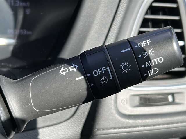 ホンダ ヴェゼル ハイブリッド Z ホンダセンシング 千葉県 2017(平29)年 5.4万km クリスタルブラックパール 純正ナビ/フルセグＴＶ/ＣＤ/ＤＶＤ/ＵＳＢ/Ｂｌｕｅｔｏｏｔｈ接続/ＥＴＣ/レーダークルーズコントロール/バックカメラ/前方ドライブレコーダー/前後コーナーセンサー/前席シートヒーター/デジタルルームミラー/レーンキープアシスト/衝突被害軽減システム/盗難防止装置/スマートキー/プッシュシュスタート/ステアリングスイッチ/電動パーキング/オートブレーキホールド/純正アルミホイール/純正フロアマット/保証書