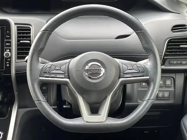 日産 セレナ ハイウェイスター Vセレクション 山口県 2018(平30)年 5.9万km ブリリアントホワイトパール 純正ナビ/フルセグ/エマージェンシーブレーキ/インテリジェントパーキングアシスト/純正ドライブレコーダー/クルーズコントロール/ETC/ハンズフリーオートスライドドア/両側パワースライドドア/コーナーセンサー/バックカメラ/全周囲カメラ/電動格納ミラー/純正フロアマット/ドアバイザー