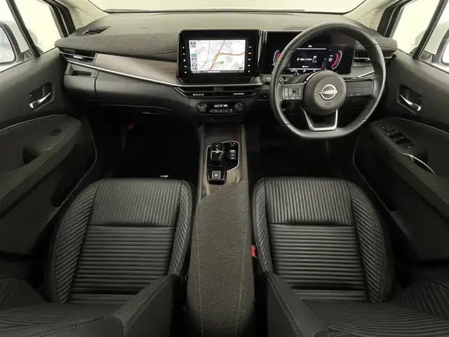 日産 オーラ G レザーエディション 大阪府 2022(令4)年 4.3万km ピュアホワイトパール エマージェンシーブレーキ/360°セーフティアシスト/　・インテリジェント FCW（前方衝突予測警報）/　・踏み間違い衝突防止アシスト/　・ LI（車線逸脱防止支援システム）/　・LDW（車線逸脱警報）/　・ DA（ふらつき警報）/　・ BSI（後側方衝突防止支援システム）/　・BSW（後側方車両検知警報）/　・RCTA（後退時車両検知警報）/　・アダプティブLEDヘッドライトシステム/　・標識検知機能/純正SDナビ（Bluetooth/CD/DVD）/フルセグTV/全方位カメラ/レーダークルーズコントロール/フォグランプ/レザーシート/純正17インチアルミホイール/スマートキー/ETC