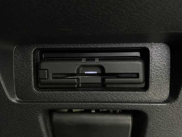 日産 オーラ G レザーエディション 大阪府 2022(令4)年 4.3万km ピュアホワイトパール エマージェンシーブレーキ/360°セーフティアシスト/　・インテリジェント FCW（前方衝突予測警報）/　・踏み間違い衝突防止アシスト/　・ LI（車線逸脱防止支援システム）/　・LDW（車線逸脱警報）/　・ DA（ふらつき警報）/　・ BSI（後側方衝突防止支援システム）/　・BSW（後側方車両検知警報）/　・RCTA（後退時車両検知警報）/　・アダプティブLEDヘッドライトシステム/　・標識検知機能/純正SDナビ（Bluetooth/CD/DVD）/フルセグTV/全方位カメラ/レーダークルーズコントロール/フォグランプ/レザーシート/純正17インチアルミホイール/スマートキー/ETC