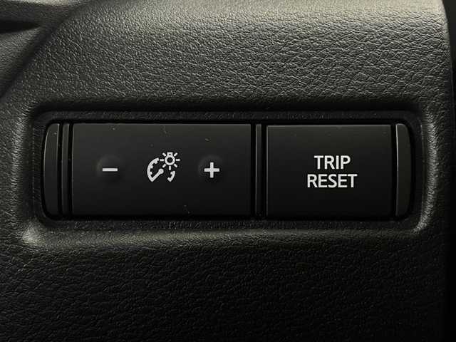 日産 オーラ G レザーエディション 大阪府 2022(令4)年 4.3万km ピュアホワイトパール エマージェンシーブレーキ/360°セーフティアシスト/　・インテリジェント FCW（前方衝突予測警報）/　・踏み間違い衝突防止アシスト/　・ LI（車線逸脱防止支援システム）/　・LDW（車線逸脱警報）/　・ DA（ふらつき警報）/　・ BSI（後側方衝突防止支援システム）/　・BSW（後側方車両検知警報）/　・RCTA（後退時車両検知警報）/　・アダプティブLEDヘッドライトシステム/　・標識検知機能/純正SDナビ（Bluetooth/CD/DVD）/フルセグTV/全方位カメラ/レーダークルーズコントロール/フォグランプ/レザーシート/純正17インチアルミホイール/スマートキー/ETC