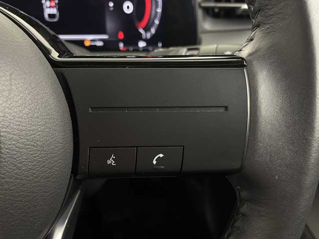 日産 オーラ G レザーエディション 大阪府 2022(令4)年 4.3万km ピュアホワイトパール エマージェンシーブレーキ/360°セーフティアシスト/　・インテリジェント FCW（前方衝突予測警報）/　・踏み間違い衝突防止アシスト/　・ LI（車線逸脱防止支援システム）/　・LDW（車線逸脱警報）/　・ DA（ふらつき警報）/　・ BSI（後側方衝突防止支援システム）/　・BSW（後側方車両検知警報）/　・RCTA（後退時車両検知警報）/　・アダプティブLEDヘッドライトシステム/　・標識検知機能/純正SDナビ（Bluetooth/CD/DVD）/フルセグTV/全方位カメラ/レーダークルーズコントロール/フォグランプ/レザーシート/純正17インチアルミホイール/スマートキー/ETC