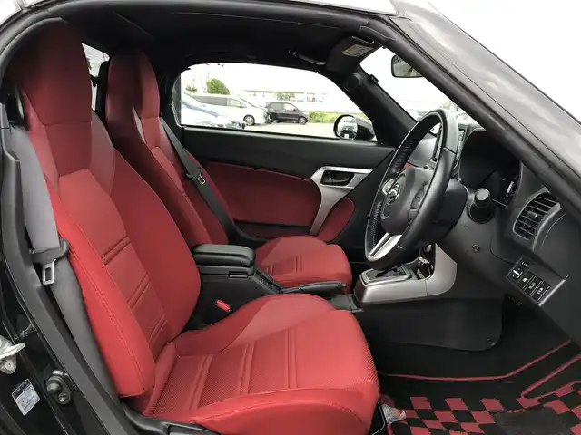 ダイハツ コペン セロ 鳥取県 2018(平30)年 3.6万km ブラックマイカメタリック 登録時35108km/純正７インチメモリナビ（NSZN-W68D）/（AM/FM/CD/DVD/BT/フルセグTV）/電動オープンカー/HKSマフラー/シートヒーター/バックカメラ/スマートキー/プッシュスタートボタン/アイドリングストップ/純正フロアマット/純正１６インチアルミホイール/純正LEDヘッドライト/ETC/ドライブレコーダー/横滑り防止装置/盗難防止装置/保証書/取扱説明書