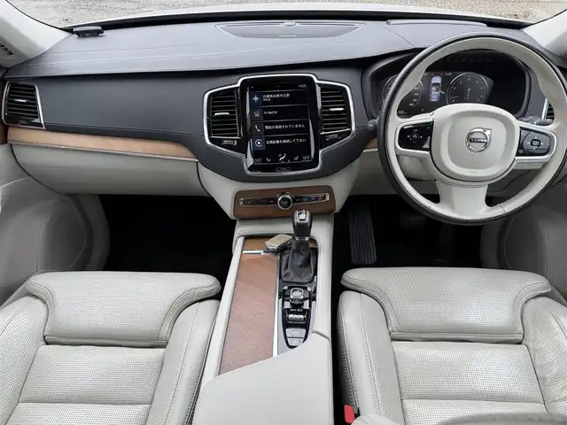 ボルボ ＸＣ９０ T6 AWD インスクリプション 兵庫県 2019(令1)年 6.8万km パール ワンオーナー/純正ナビ/全方位モニター/ハーマンカードンサウンドスピーカー/白革シート/ステアリングヒーター/パワーシート＆シートエアコン/パーキングアシスト/自動駐車/コーナリングライト/ブラインドスポット/ヘッドアップディスプレイ/レーダークルーズ