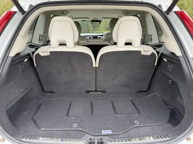 ボルボ ＸＣ９０ T6 AWD インスクリプション 兵庫県 2019(令1)年 6.8万km パール ワンオーナー/純正ナビ/全方位モニター/ハーマンカードンサウンドスピーカー/白革シート/ステアリングヒーター/パワーシート＆シートエアコン/パーキングアシスト/自動駐車/コーナリングライト/ブラインドスポット/ヘッドアップディスプレイ/レーダークルーズ
