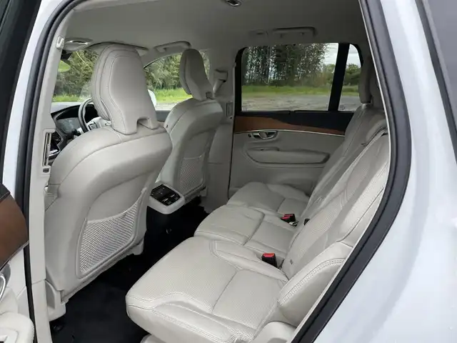 ボルボ ＸＣ９０ T6 AWD インスクリプション 兵庫県 2019(令1)年 6.8万km パール ワンオーナー/純正ナビ/全方位モニター/ハーマンカードンサウンドスピーカー/白革シート/ステアリングヒーター/パワーシート＆シートエアコン/パーキングアシスト/自動駐車/コーナリングライト/ブラインドスポット/ヘッドアップディスプレイ/レーダークルーズ