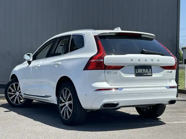 ボルボ ＸＣ６０ D4 AWD インスクリプション 茨城県 2020(令2)年 3.3万km クリスタルホワイトP 純正ナビ/・CD/・Bluetooth/・フルセグテレビ/・AppleCarPlay/・AndroidAuto/360°カメラ/・バックカメラ/・サイドカメラ/・フロントカメラ/白レザーシート/・全席シートヒーター/・D/N席エアシート/harman/kardonスピーカー/衝突軽減システム/・アダプティブクルーズコントロール/・レーンキープアシスト/・ブラインドスポットモニター/前後コーナーセンサー/・自動駐車/・自動発射/LEDヘッドライト/・オートライト/・オートハイビーム/純正19インチアルミホイール