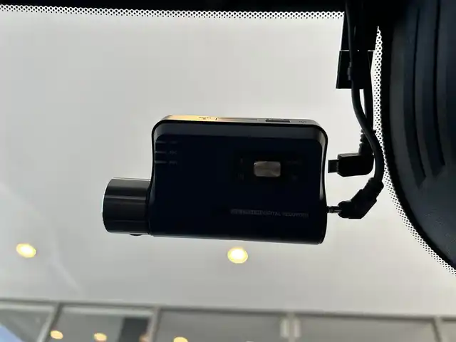 ボルボ ＸＣ６０ D4 AWD インスクリプション 茨城県 2020(令2)年 3.3万km クリスタルホワイトP 純正ナビ/・CD/・Bluetooth/・フルセグテレビ/・AppleCarPlay/・AndroidAuto/360°カメラ/・バックカメラ/・サイドカメラ/・フロントカメラ/白レザーシート/・全席シートヒーター/・D/N席エアシート/harman/kardonスピーカー/衝突軽減システム/・アダプティブクルーズコントロール/・レーンキープアシスト/・ブラインドスポットモニター/前後コーナーセンサー/・自動駐車/・自動発射/LEDヘッドライト/・オートライト/・オートハイビーム/純正19インチアルミホイール