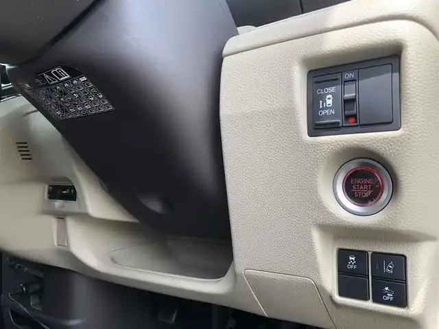 ホンダ Ｎ ＢＯＸ G L ホンダセンシング 福岡県 2019(令1)年 5.8万km プレミアムアガットブラウンP 純正ディスプレイオーディオ【WX-171CP】/　TV/CD/Bluetooth/HDMI/バックカメラ/アイドリングストップ/ウィンカーミラー/ドアバイザー/プッシュスタート/片側パワースライドドア/ETC/LEDヘッドライト/ドライブレコーダー【ZDR-012】/保証書/取扱説明書/ホンダセンシング/・衝突軽減ブレーキ（CMBS）/・誤発進抑制機能/・後方誤発進抑制機能/・歩行者事故低減ステアリング/・ACC（アダプティブクルーズコントロール）/・LKAS（車線維持支援システム）/・路外逸脱抑制機能/・先行車発進お知らせ機能/・標識認識機能/・オートハイビーム