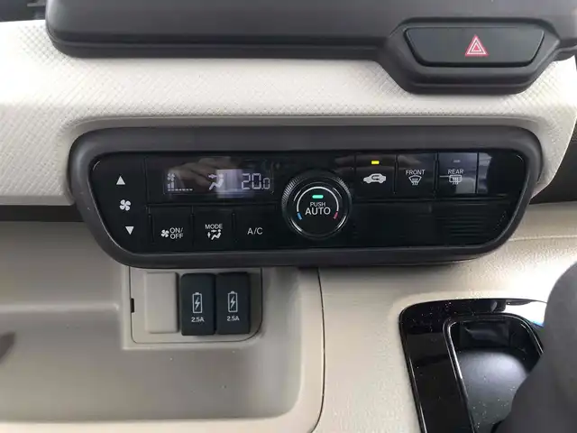 ホンダ Ｎ ＢＯＸ G L ホンダセンシング 福岡県 2019(令1)年 5.8万km プレミアムアガットブラウンP 純正ディスプレイオーディオ【WX-171CP】/　TV/CD/Bluetooth/HDMI/バックカメラ/アイドリングストップ/ウィンカーミラー/ドアバイザー/プッシュスタート/片側パワースライドドア/ETC/LEDヘッドライト/ドライブレコーダー【ZDR-012】/保証書/取扱説明書/ホンダセンシング/・衝突軽減ブレーキ（CMBS）/・誤発進抑制機能/・後方誤発進抑制機能/・歩行者事故低減ステアリング/・ACC（アダプティブクルーズコントロール）/・LKAS（車線維持支援システム）/・路外逸脱抑制機能/・先行車発進お知らせ機能/・標識認識機能/・オートハイビーム