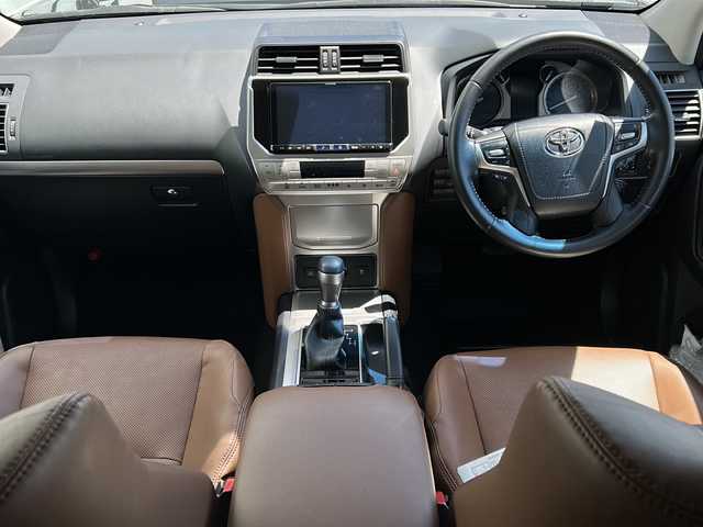 トヨタ ランドクルーザー プラド TX-L 70thアニバーサリーLTD 山形県 2021(令3)年 4.3万km ブラック ４WD/社外9インチメモリーナビ（BLUETOOTH/オーディオ/CD/DVD/フルセグ)/レーダークルーズコントロール/衝突被害軽減システム/DN席パワーシート/DN席シートヒーター/DN席エアシート/ビルトインETC/スマートキー/Fフォグ/純正アルミホイール/サイドステップ/レーンキープアシスト/横滑り防止装置/ドアバイザー/電動格納ミラー