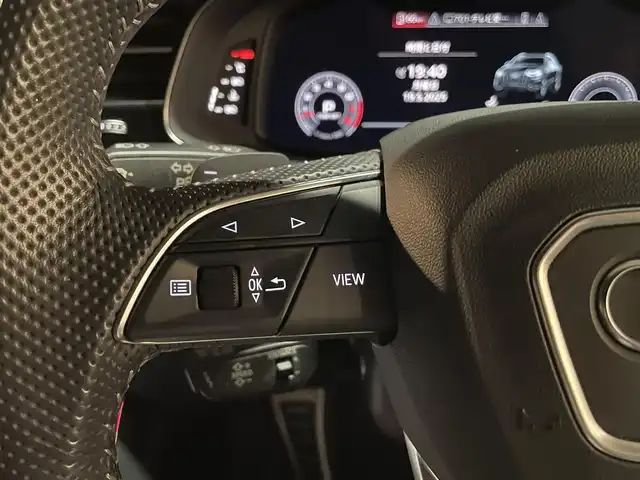 アウディ Ｑ８ 55TFSIクワトロ デビューPKG Sライン 愛知県 2020(令2)年 4.3万km ディープブラックパールエフェクト サンルーフ　/バーチャルコクピット　/マトリクスＬＥＤ　/ＢＡＮＧ＆ＯＬＵＦＳＥＮサウンド　/純正ナビ　/Ｂｌｕｅｔｏｏｔｈ　/フルセグＴＶ　/３６０度カメラ　/ＡＤＡ　/ＡＣＣ　/ＬＫＡ　/ＢＳＭ　/ＡＬＡ　/ドライブレコーダー/パワーバックドア/アイドリングストップ/ウィンカーミラー/プッシュスタート