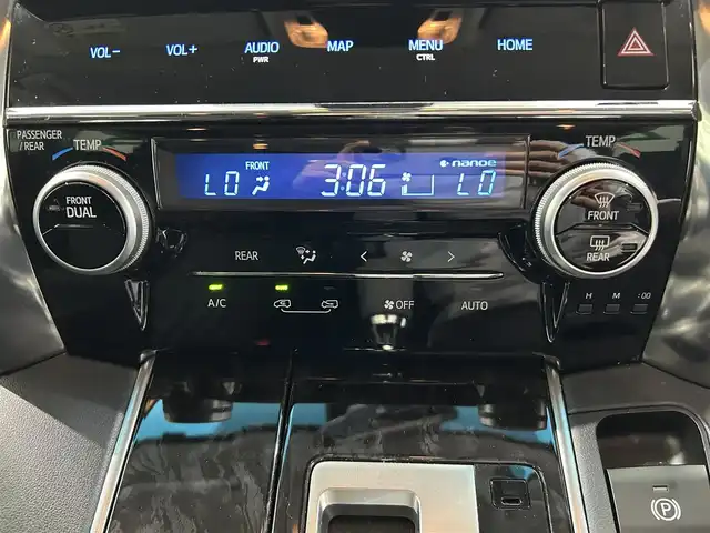 トヨタ ヴェルファイア Z 鹿児島県 2019(平31)年 2.2万km ホワイトパールクリスタルシャイン 純正ナビ【NSZN-Z68T】/（フルセグTV/CD/DVD/FM/AM/BT）/トヨタセーフティセンス/・プリクラッシュセーフティ/・レーントレーシングアシスト/・レーンディパーチャーアラート/・レーダークルーズコントロール/・オートマチックハイビーム/バックカメラ/クリアランスソナー/電動パーキングブレーキ/オートブレーキホールド/両側パワースライドドア/革巻きステアリング/ステアリングリモコン/LEDヘッドライト/デジタルインナーミラー/ETC