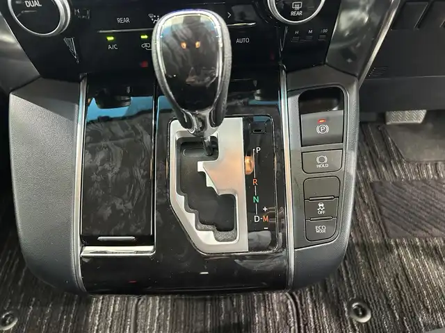 トヨタ ヴェルファイア Z 鹿児島県 2019(平31)年 2.2万km ホワイトパールクリスタルシャイン 純正ナビ【NSZN-Z68T】/（フルセグTV/CD/DVD/FM/AM/BT）/トヨタセーフティセンス/・プリクラッシュセーフティ/・レーントレーシングアシスト/・レーンディパーチャーアラート/・レーダークルーズコントロール/・オートマチックハイビーム/バックカメラ/クリアランスソナー/電動パーキングブレーキ/オートブレーキホールド/両側パワースライドドア/革巻きステアリング/ステアリングリモコン/LEDヘッドライト/デジタルインナーミラー/ETC