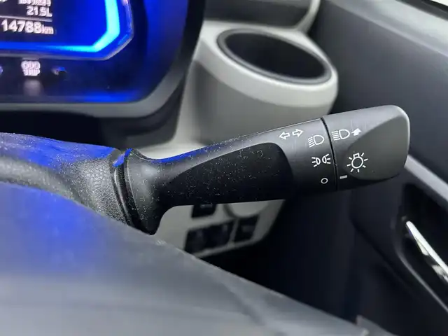 ダイハツ ミラ イース X SAⅢ 埼玉県 2019(令1)年 1.5万km ブライトシルバーメタリック ワンオーナー/純正オーディオ/（AM/FM/CD）/パワーステアリング/パワーウィンドウ/横滑り防止機能/純正フロアマット/純正ドアバイザー/オートライト/オートマチックハイビーム/社外ETC/車両説明書/保証書