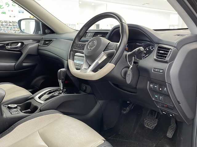 日産 エクストレイル モードプレミア ハイコントラストインテリア 新潟県 2017(平29)年 5.7万km ダイヤモンドブラック 4WD/純正SDナビ(MM317D-W)/CD/DVD/BT/フルセグテレビ/SDミュージックサーバー/バックカメラ/ETC/フリップダウンモニター/衝突被害軽減ブレーキ/レーンキープアシスト/革シート/シートヒーター /パワーバックドア/コーナーセンサー/LEDヘッドライト/オートライト/フォグランプ/純正19インチアルミホイール/社外17インチAW冬タイヤ車載