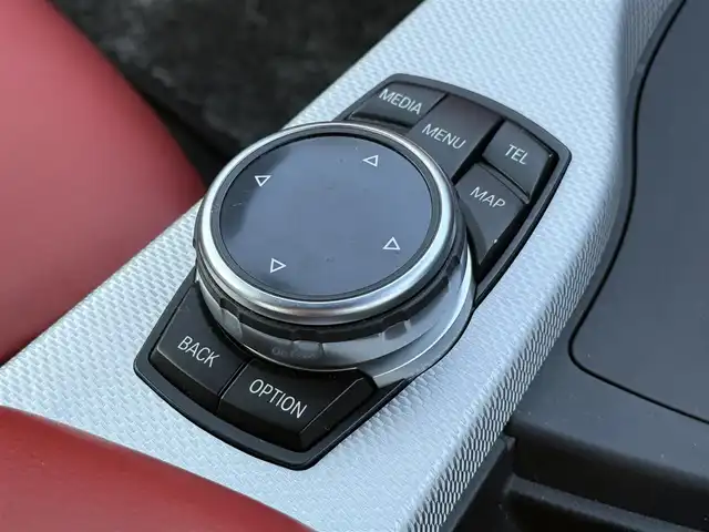 ＢＭＷ ４３５ｉ カブリオレ Mスポーツ 静岡県 2014(平26)年 5.3万km アルピンホワイトⅢ 赤革シート/ヘッドアップディスプレイ/純正ナビ/(CD/DVD/Bluetooth/ワンセグ)/衝突被害軽減システム/バックカメラ/クルーズコントロール/レーンキープアシスト/PDC/メモリー付パワーシート/シートヒーター/コンフォートアクセス/ETC/純正フロアマット/純正19インチアルミホイール/保証書/取説/スペアキー