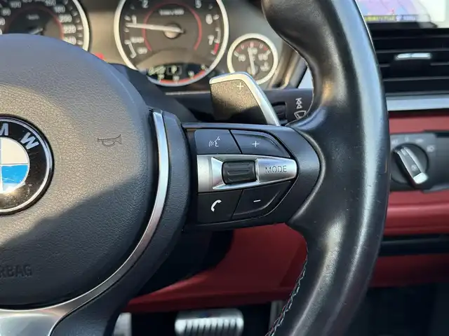 ＢＭＷ ４３５ｉ カブリオレ Mスポーツ 静岡県 2014(平26)年 5.3万km アルピンホワイトⅢ 赤革シート/ヘッドアップディスプレイ/純正ナビ/(CD/DVD/Bluetooth/ワンセグ)/衝突被害軽減システム/バックカメラ/クルーズコントロール/レーンキープアシスト/PDC/メモリー付パワーシート/シートヒーター/コンフォートアクセス/ETC/純正フロアマット/純正19インチアルミホイール/保証書/取説/スペアキー