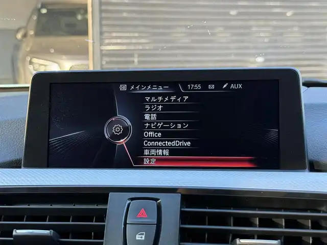 ＢＭＷ ４３５ｉ カブリオレ Mスポーツ 静岡県 2014(平26)年 5.3万km アルピンホワイトⅢ 赤革シート/ヘッドアップディスプレイ/純正ナビ/(CD/DVD/Bluetooth/ワンセグ)/衝突被害軽減システム/バックカメラ/クルーズコントロール/レーンキープアシスト/PDC/メモリー付パワーシート/シートヒーター/コンフォートアクセス/ETC/純正フロアマット/純正19インチアルミホイール/保証書/取説/スペアキー