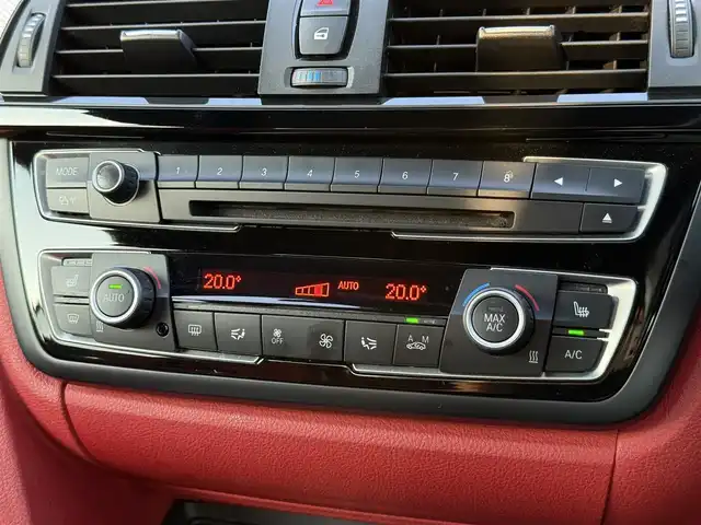 ＢＭＷ ４３５ｉ カブリオレ Mスポーツ 静岡県 2014(平26)年 5.3万km アルピンホワイトⅢ 赤革シート/ヘッドアップディスプレイ/純正ナビ/(CD/DVD/Bluetooth/ワンセグ)/衝突被害軽減システム/バックカメラ/クルーズコントロール/レーンキープアシスト/PDC/メモリー付パワーシート/シートヒーター/コンフォートアクセス/ETC/純正フロアマット/純正19インチアルミホイール/保証書/取説/スペアキー