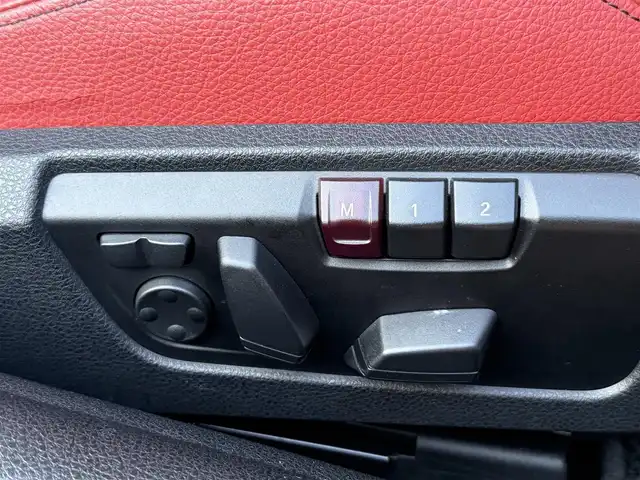 ＢＭＷ ４３５ｉ カブリオレ Mスポーツ 静岡県 2014(平26)年 5.3万km アルピンホワイトⅢ 赤革シート/ヘッドアップディスプレイ/純正ナビ/(CD/DVD/Bluetooth/ワンセグ)/衝突被害軽減システム/バックカメラ/クルーズコントロール/レーンキープアシスト/PDC/メモリー付パワーシート/シートヒーター/コンフォートアクセス/ETC/純正フロアマット/純正19インチアルミホイール/保証書/取説/スペアキー