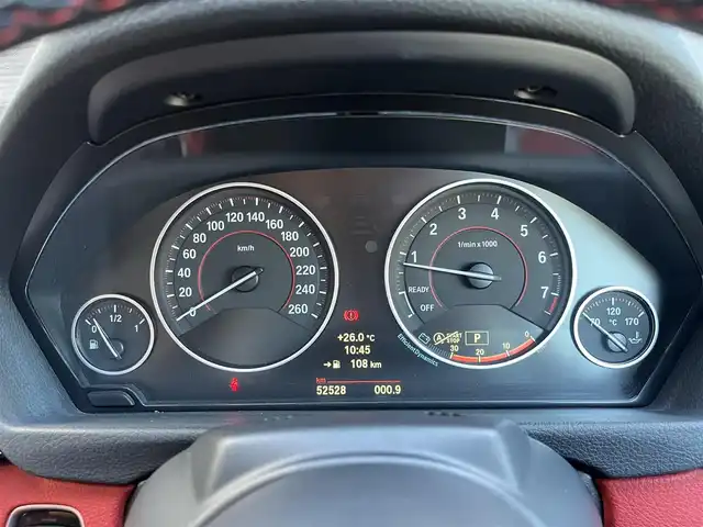 ＢＭＷ ４３５ｉ カブリオレ Mスポーツ 静岡県 2014(平26)年 5.3万km アルピンホワイトⅢ 赤革シート/ヘッドアップディスプレイ/純正ナビ/(CD/DVD/Bluetooth/ワンセグ)/衝突被害軽減システム/バックカメラ/クルーズコントロール/レーンキープアシスト/PDC/メモリー付パワーシート/シートヒーター/コンフォートアクセス/ETC/純正フロアマット/純正19インチアルミホイール/保証書/取説/スペアキー