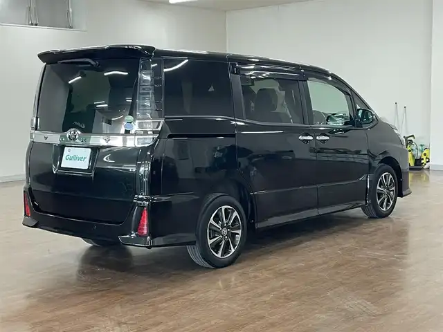 トヨタ ヴォクシー ZS 煌Ⅱ 道央・札幌 2019(令1)年 9.5万km イナズマスパーキングブラックガラスフレーク ワンオーナー/4WD/寒冷地仕様/純正10.5型ナビ/フルセグTV/CD/DVD/Bluetooth/SD/バックカメラ/純正フリップダウンモニター/両側パワスラ/ビルトインETC/衝突軽減ブレーキ/レーンキープアシスト/横滑り防止/オートマチックハイビーム/前後ドラレコ/純正エンジンスターター/クルーズコントロール/社外レーダー/プッシュスタート/スマートキー/純正16インチAW/保証書/取扱説明書