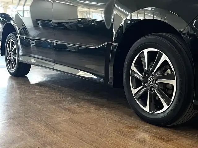 トヨタ ヴォクシー ZS 煌Ⅱ 道央・札幌 2019(令1)年 9.5万km イナズマスパーキングブラックガラスフレーク ワンオーナー/4WD/寒冷地仕様/純正10.5型ナビ/フルセグTV/CD/DVD/Bluetooth/SD/バックカメラ/純正フリップダウンモニター/両側パワスラ/ビルトインETC/衝突軽減ブレーキ/レーンキープアシスト/横滑り防止/オートマチックハイビーム/前後ドラレコ/純正エンジンスターター/クルーズコントロール/社外レーダー/プッシュスタート/スマートキー/純正16インチAW/保証書/取扱説明書