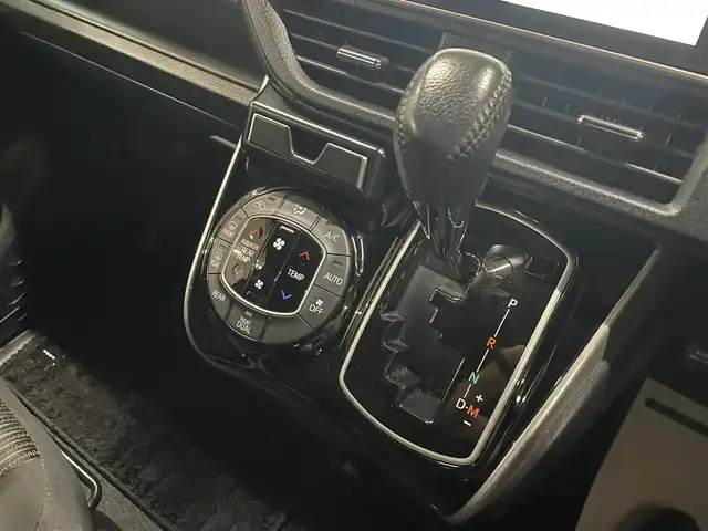 トヨタ ヴォクシー ZS 煌Ⅱ 道央・札幌 2019(令1)年 9.5万km イナズマスパーキングブラックガラスフレーク ワンオーナー/4WD/寒冷地仕様/純正10.5型ナビ/フルセグTV/CD/DVD/Bluetooth/SD/バックカメラ/純正フリップダウンモニター/両側パワスラ/ビルトインETC/衝突軽減ブレーキ/レーンキープアシスト/横滑り防止/オートマチックハイビーム/前後ドラレコ/純正エンジンスターター/クルーズコントロール/社外レーダー/プッシュスタート/スマートキー/純正16インチAW/保証書/取扱説明書