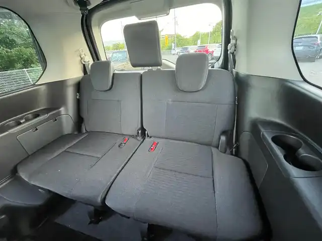 日産 セレナ ハイウェイスター V 大阪府 2023(令5)年 1.6万km ダイヤモンドブラック プロパイロット　/ハンドルアシスト　/ハンズフリードア　/純正マット　/オートマチックハイビーム　/LEDヘッドライト　/ブラインドスポットモニター　/スマートルームミラー　/前方ドライブレコーダー/アラウンドビューモニター