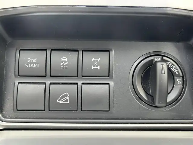 トヨタ ランドクルーザー プラド TX 愛知県 2023(令5)年 4.3万km ホワイトパールクリスタルシャイン ワンオーナー/純正9型ナビ【Bluetooth CD SD DVD iPod フルセグ　品番：NMZN-Y73D】/サンルーフ/バックカメラ/ビルトインETC/ドライブレコーダー/アダプティブクルーズコントロール/レーンキープアシスト/衝突軽減ブレーキ/先行車発信告知/車両接近通報装置/パーキングサポートブレーキ/ロードサインアシスト/セカンドスタート/IDLE　UP/クリアランスソナー/排出ガス浄化装置/LEDヘッドライト/オートライト/オートマチックハイビーム/フォグランプ/ヘッドライトウォッシャー/ステアリングリモコン/ルーフレール/スマートキー【スペア1本】/純正アルミホイール/保証書/取扱説明書/禁煙車