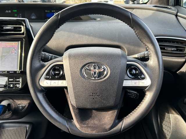 トヨタ プリウス A 山口県 2016(平28)年 10万km アティチュードブラックマイカ サンルーフ/純正ナビ/　・Bluetooth/　・CD/　・バックカメラ/　・フルセグTV/前後コーナーセンサー/LEDヘッドライト/車線逸脱警報/オートライト/オートハイビーム/HUD/横滑り防止装置/ドライブレコーダー/ETC