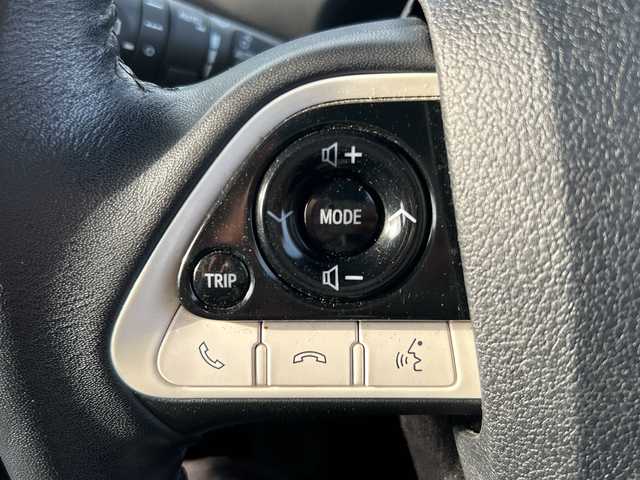 トヨタ プリウス A 山口県 2016(平28)年 10万km アティチュードブラックマイカ サンルーフ/純正ナビ/　・Bluetooth/　・CD/　・バックカメラ/　・フルセグTV/前後コーナーセンサー/LEDヘッドライト/車線逸脱警報/オートライト/オートハイビーム/HUD/横滑り防止装置/ドライブレコーダー/ETC