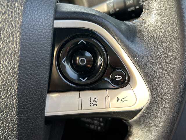 トヨタ プリウス A 山口県 2016(平28)年 10万km アティチュードブラックマイカ サンルーフ/純正ナビ/　・Bluetooth/　・CD/　・バックカメラ/　・フルセグTV/前後コーナーセンサー/LEDヘッドライト/車線逸脱警報/オートライト/オートハイビーム/HUD/横滑り防止装置/ドライブレコーダー/ETC