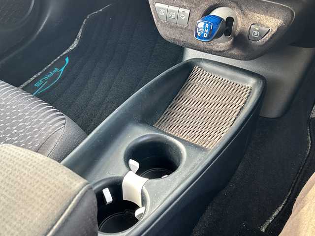 トヨタ プリウス A 山口県 2016(平28)年 10万km アティチュードブラックマイカ サンルーフ/純正ナビ/　・Bluetooth/　・CD/　・バックカメラ/　・フルセグTV/前後コーナーセンサー/LEDヘッドライト/車線逸脱警報/オートライト/オートハイビーム/HUD/横滑り防止装置/ドライブレコーダー/ETC