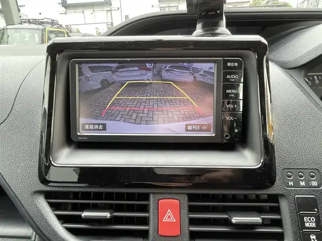 トヨタ ヴォクシー X 千葉県 2014(平26)年 13万km ホワイトパールクリスタルシャイン (株)IDOMが運営する【じしゃロン八千代店】の自社ローン対象車両になります。こちらは現金またはオートローンご利用時の価格です。自社ローンご希望の方は別途その旨お申付け下さい/純正ナビ/Bluetooth接続/バックカメラ/片側パワースライドドア/LEDライト/ETC