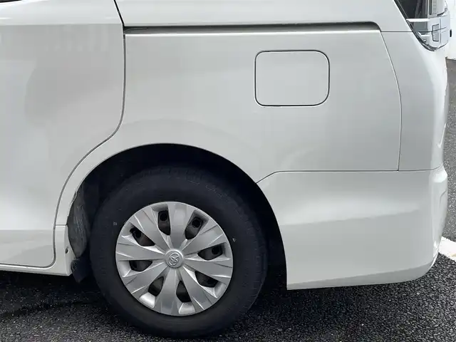 トヨタ ヴォクシー X 千葉県 2014(平26)年 13万km ホワイトパールクリスタルシャイン (株)IDOMが運営する【じしゃロン八千代店】の自社ローン対象車両になります。こちらは現金またはオートローンご利用時の価格です。自社ローンご希望の方は別途その旨お申付け下さい/純正ナビ/Bluetooth接続/バックカメラ/片側パワースライドドア/LEDライト/ETC