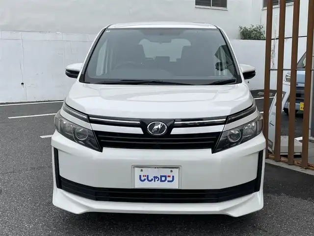 トヨタ ヴォクシー X 千葉県 2014(平26)年 13万km ホワイトパールクリスタルシャイン (株)IDOMが運営する【じしゃロン八千代店】の自社ローン対象車両になります。こちらは現金またはオートローンご利用時の価格です。自社ローンご希望の方は別途その旨お申付け下さい/純正ナビ/Bluetooth接続/バックカメラ/片側パワースライドドア/LEDライト/ETC