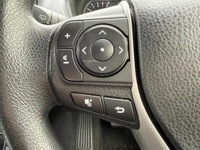 トヨタ ヴォクシー X 千葉県 2014(平26)年 13万km ホワイトパールクリスタルシャイン (株)IDOMが運営する【じしゃロン八千代店】の自社ローン対象車両になります。こちらは現金またはオートローンご利用時の価格です。自社ローンご希望の方は別途その旨お申付け下さい/純正ナビ/Bluetooth接続/バックカメラ/片側パワースライドドア/LEDライト/ETC