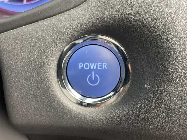 トヨタ クラウン ハイブリッド S スポーツスタイル 岐阜県 2020(令2)年 5.7万km プレシャスブラックパール サンルーフ/純正SDナビ/フルセグ/BT/CD/DVD/USB/Miracast /バックカメラ/ビルトインETC2.0/社外ドライブレコーダー/トヨタセーフティセンス/・プリクラッシュセーフティ/・レーントレーシングアシスト/・オートマチックハイビーム/・レーダークルーズコントロール/リヤクロストラフィックアラート/ロードサインアシスト/パーキングサポートブレーキ/ブラインドスポットモニター/クリアランスソナー/革巻きステアリング/ステアリングスイッチ/パドルシフト/ハーフレザーシート/純正フロアマット/純正ドアバイザー/LEDオートライト/フォグランプ/プッシュスタート/スマートキー