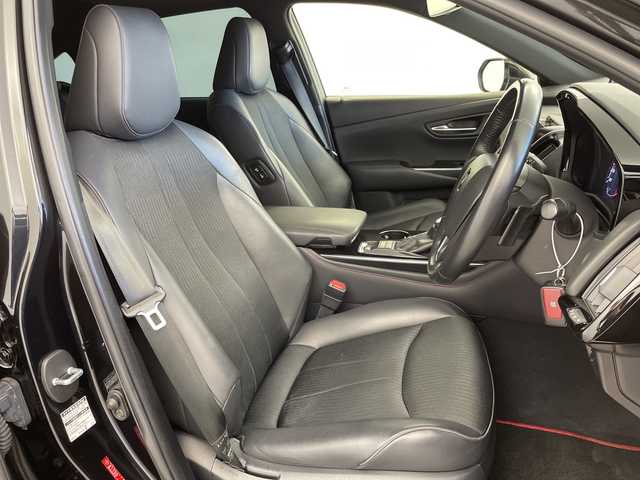 トヨタ クラウン ハイブリッド S スポーツスタイル 岐阜県 2020(令2)年 5.7万km プレシャスブラックパール サンルーフ/純正SDナビ/フルセグ/BT/CD/DVD/USB/Miracast /バックカメラ/ビルトインETC2.0/社外ドライブレコーダー/トヨタセーフティセンス/・プリクラッシュセーフティ/・レーントレーシングアシスト/・オートマチックハイビーム/・レーダークルーズコントロール/リヤクロストラフィックアラート/ロードサインアシスト/パーキングサポートブレーキ/ブラインドスポットモニター/クリアランスソナー/革巻きステアリング/ステアリングスイッチ/パドルシフト/ハーフレザーシート/純正フロアマット/純正ドアバイザー/LEDオートライト/フォグランプ/プッシュスタート/スマートキー