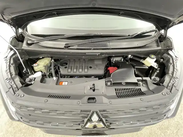 三菱 デリカＤ：５ シャモニー 千葉県 2025(令7)年 0.1千km 黒 登録済未使用車/4WD/全方位カメラ/レーダークルーズコントロール/車線逸脱警報/両側パワースライドドア/パワーバックドア/前席シートヒーター/ハーフレザーシート/ステアリングヒーター/パドルシフト/電動パーキングブレーキ/ブレーキホールド/アイドリングストップ/LEDヘッドライト/フォグライト/オートライト/オートハイビーム/スマートキー/スペアキー