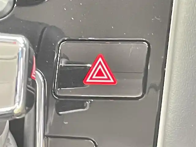 三菱 デリカＤ：５ シャモニー 千葉県 2025(令7)年 0.1千km 黒 登録済未使用車/4WD/全方位カメラ/レーダークルーズコントロール/車線逸脱警報/両側パワースライドドア/パワーバックドア/前席シートヒーター/ハーフレザーシート/ステアリングヒーター/パドルシフト/電動パーキングブレーキ/ブレーキホールド/アイドリングストップ/LEDヘッドライト/フォグライト/オートライト/オートハイビーム/スマートキー/スペアキー